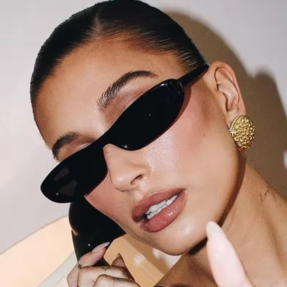 Chic Black Sunglasses